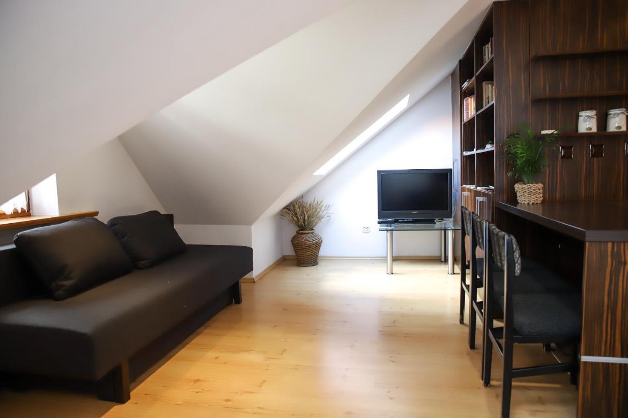 Lovely Apartment In City Center Of Jelenia Gora. Exterior photo